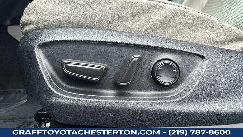 Used 2024 Toyota Camry XLE FWD image 16