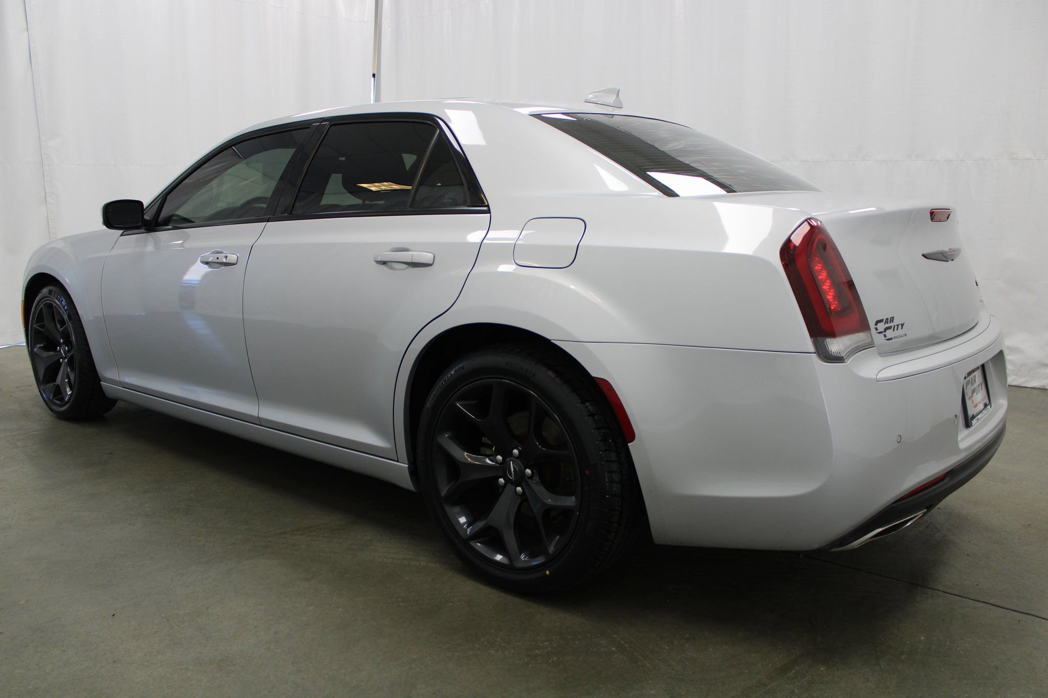 Used 2021 Chrysler 300 S image 9