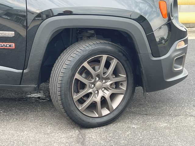 Used 2016 Jeep Renegade 75th Anniversary AWD/4WD image 32