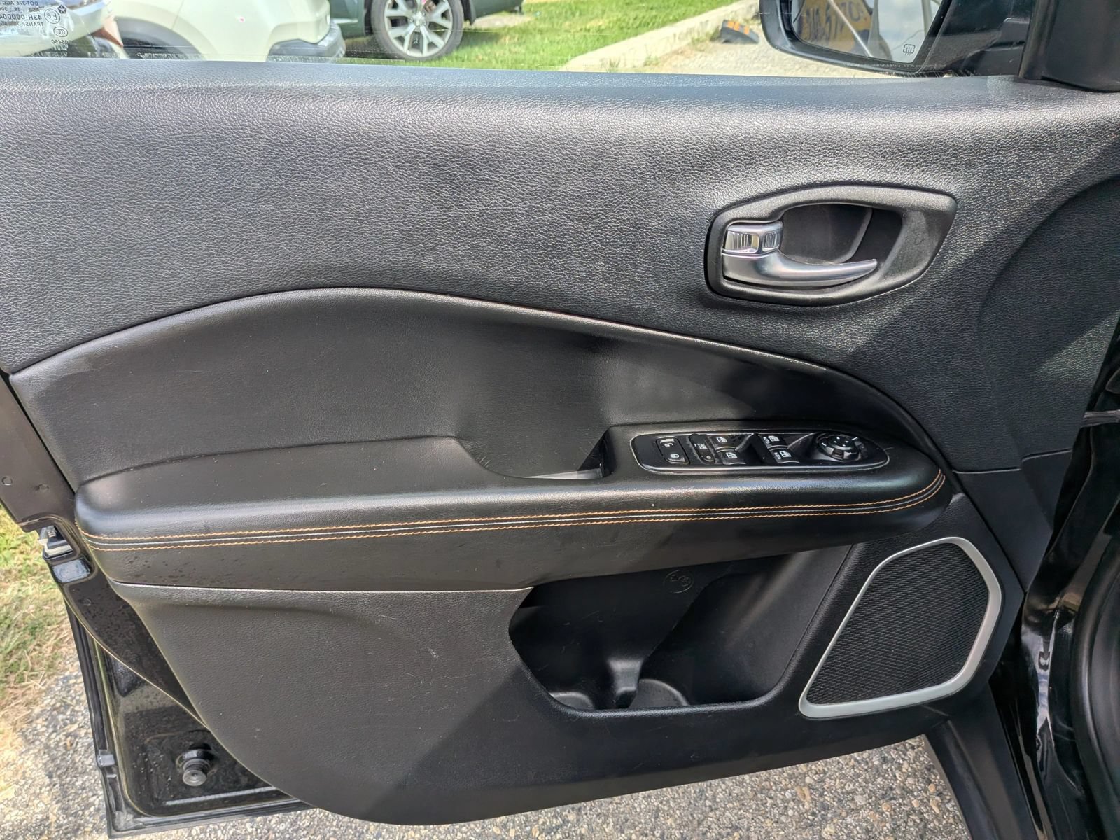 Used 2019 Jeep Compass Limited AWD/4WD image 23