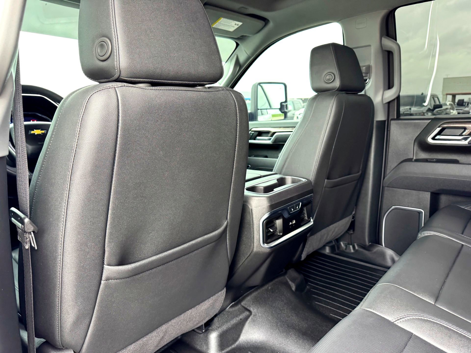 Used 2025 Chevrolet Silverado 2500 LTZ w/ LTZ Convenience Package image 21