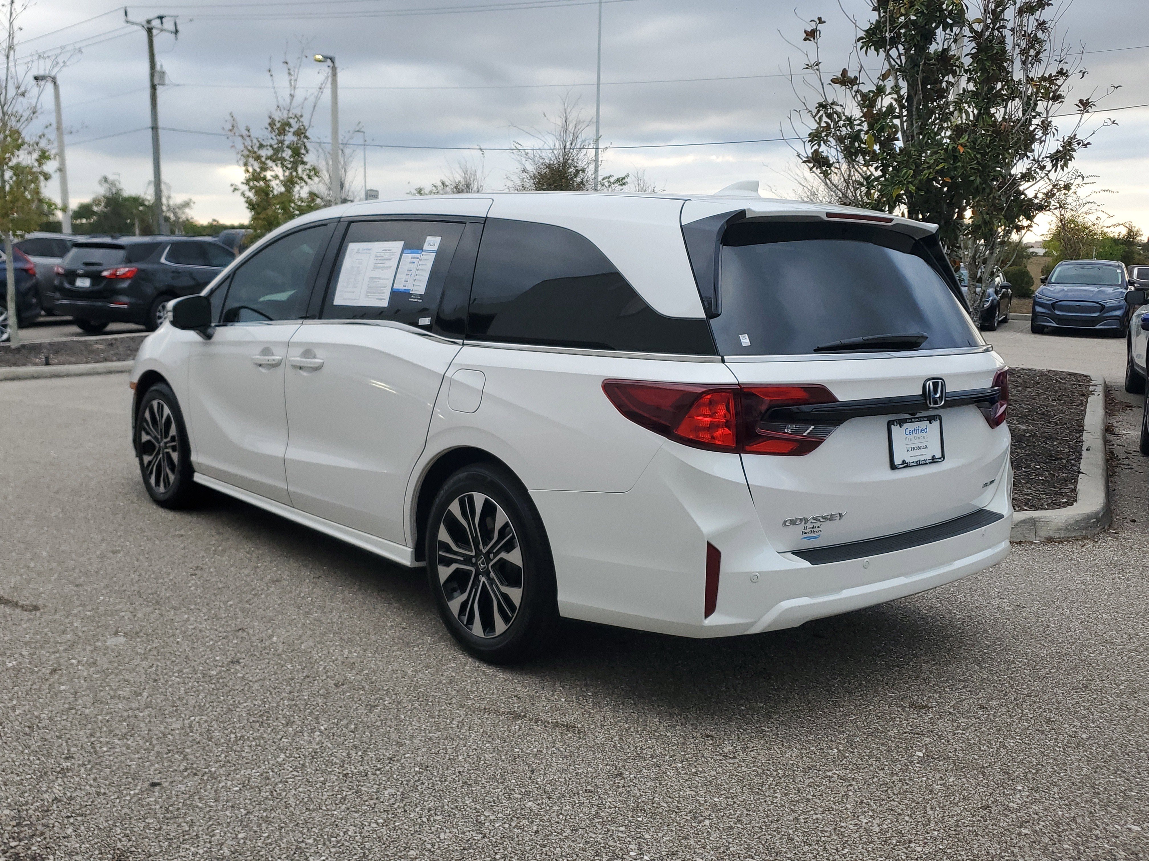 Certified 2025 Honda Odyssey Elite image 4