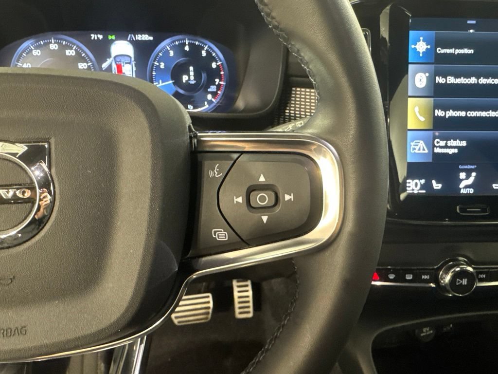 Used 2022 Volvo XC40 T5 R-Design w/ Climate Package AWD/4WD image 10