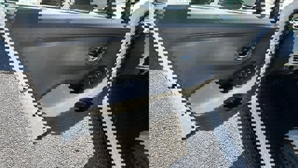 Used 2023 Honda HR-V EX-L image 11