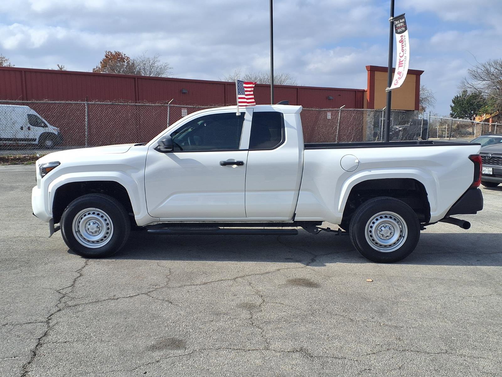 Used 2025 Toyota Tacoma SR image 7
