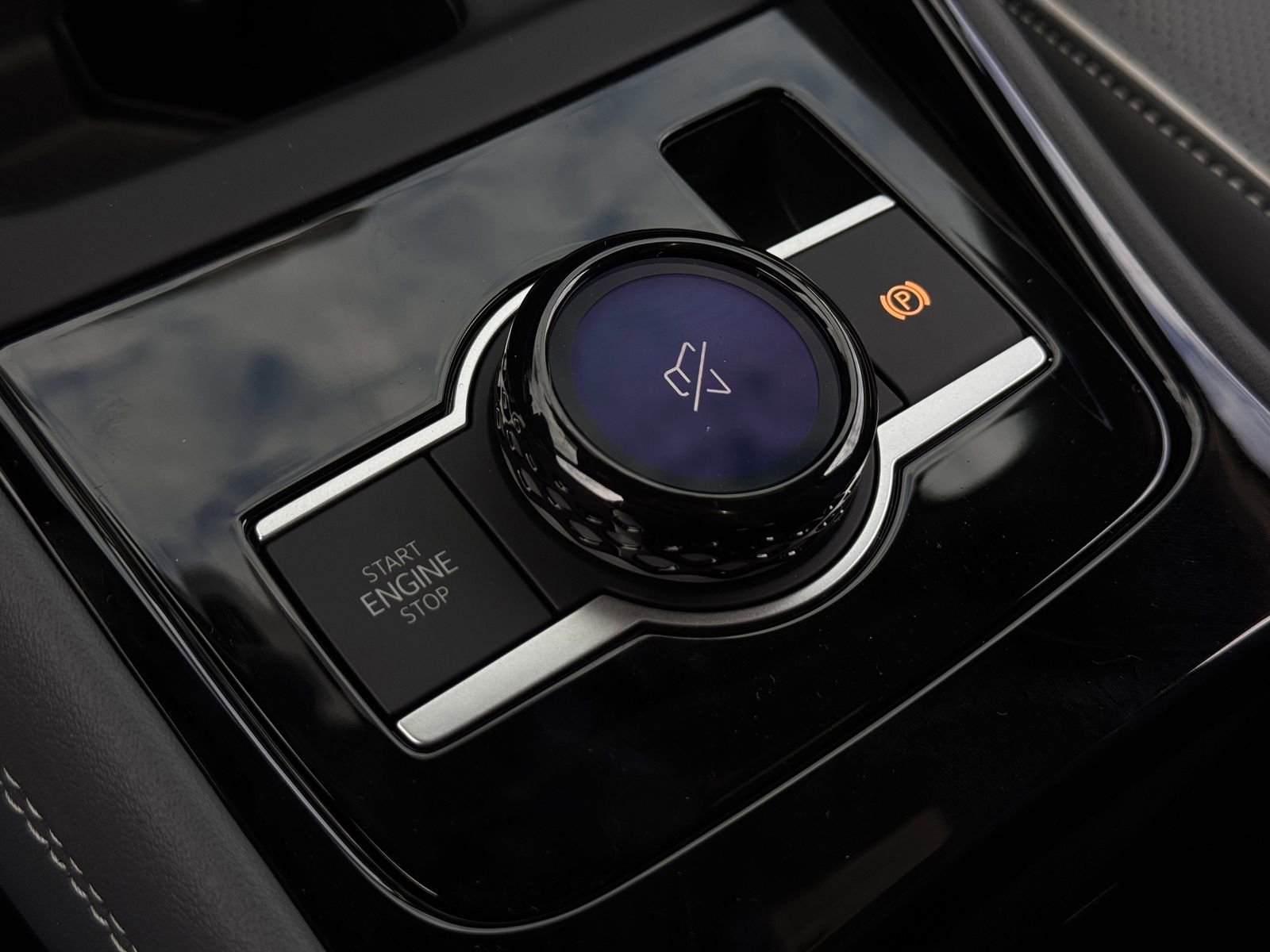 New 2026 Volkswagen Tiguan SEL R-Line image 22