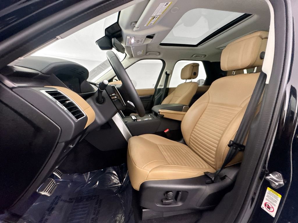 Certified 2025 Land Rover Discovery Metropolitan Edition image 20