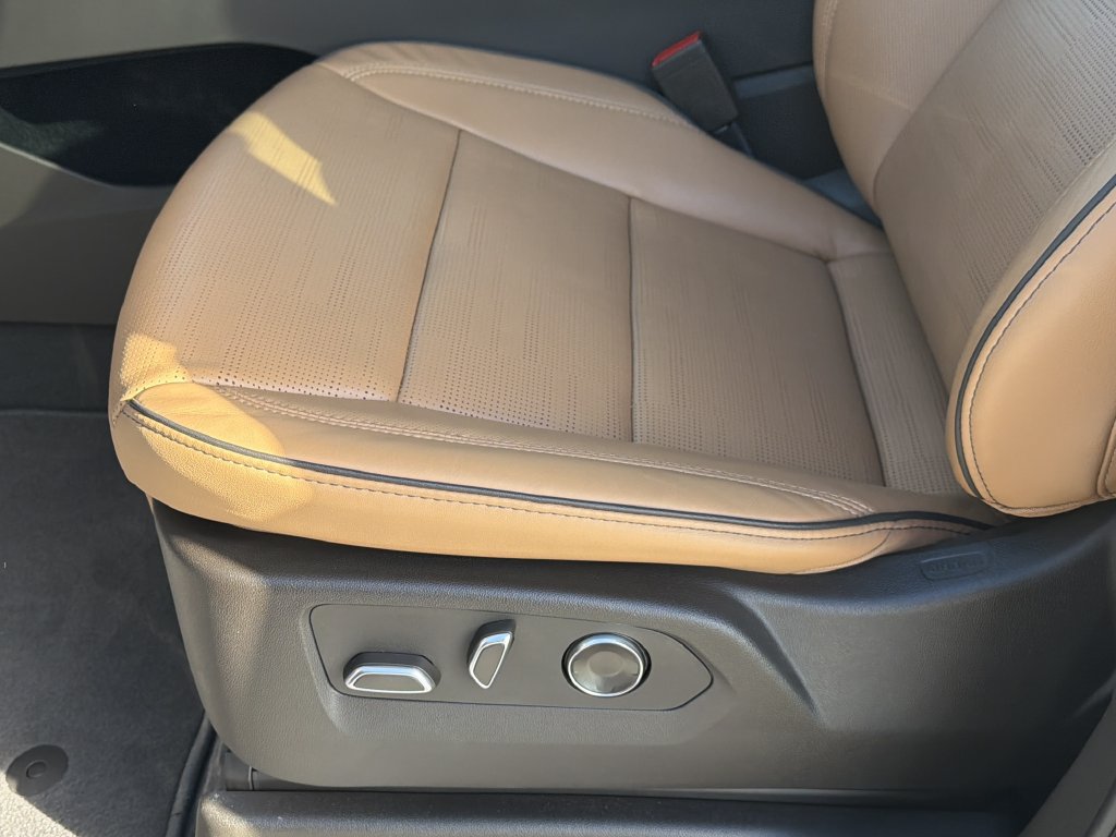 Certified 2025 Cadillac Escalade ESV Premium Luxury w/ Touring Package RWD image 26