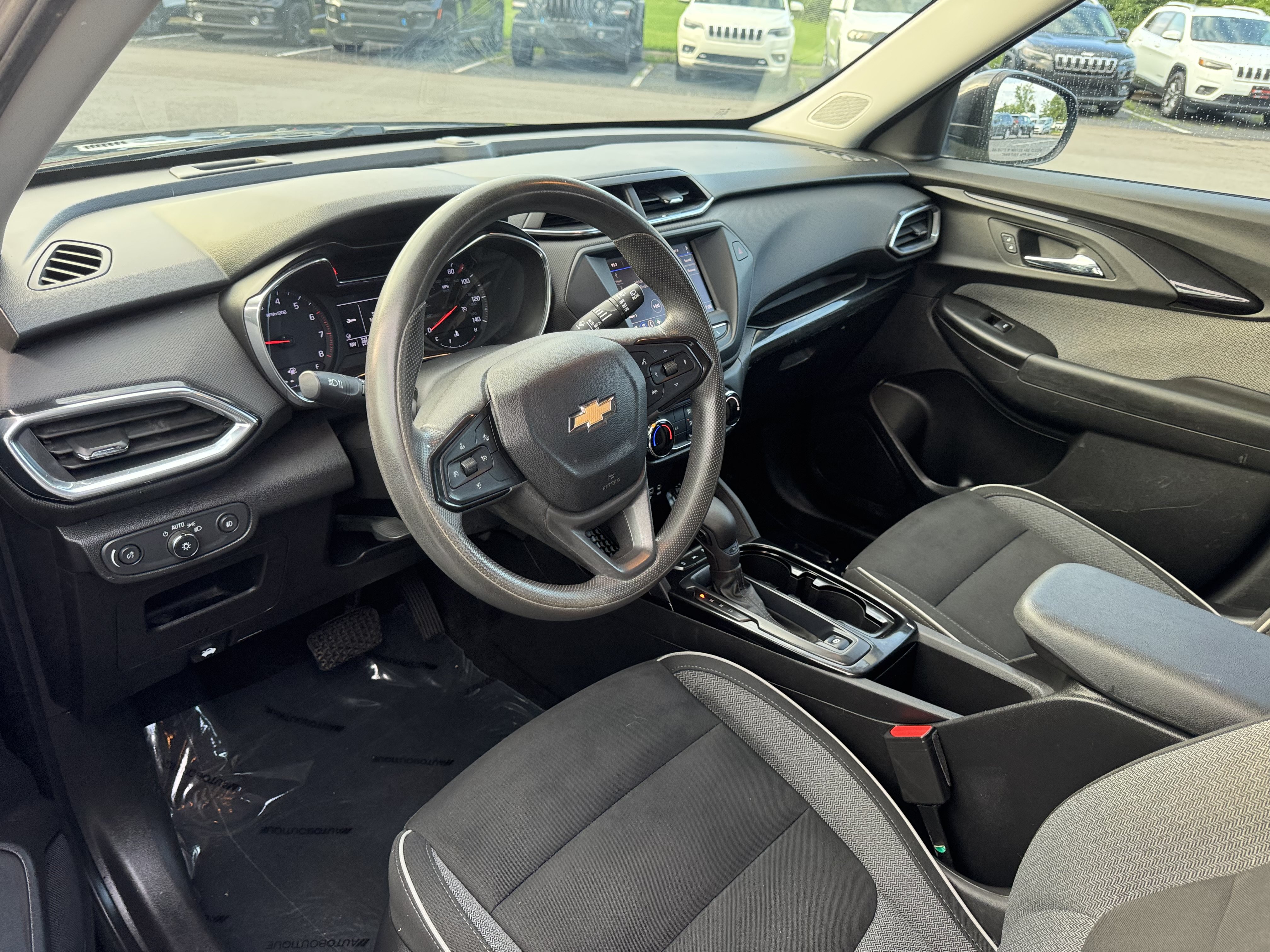Used 2021 Chevrolet TrailBlazer LT w/ Driver Confidence Package AWD/4WD image 8