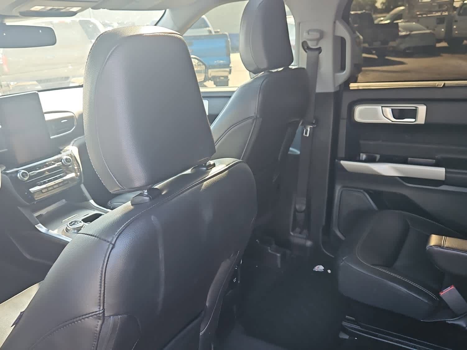 Used 2023 Ford Explorer Limited w/ Limited Technology Package image 11