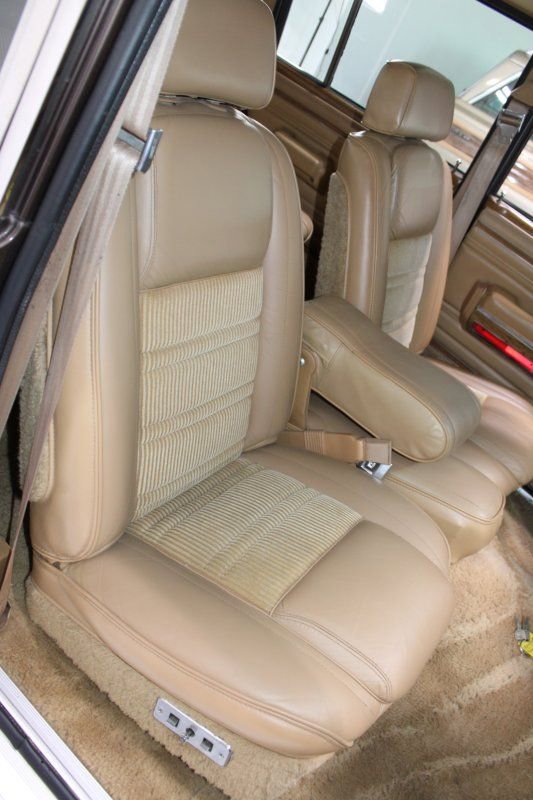 Used 1987 Jeep Grand Wagoneer image 30
