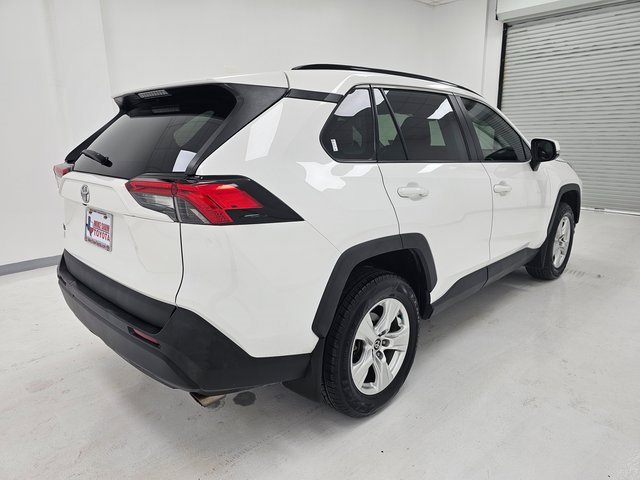 Used 2021 Toyota RAV4 XLE w/ Convenience Package image 40