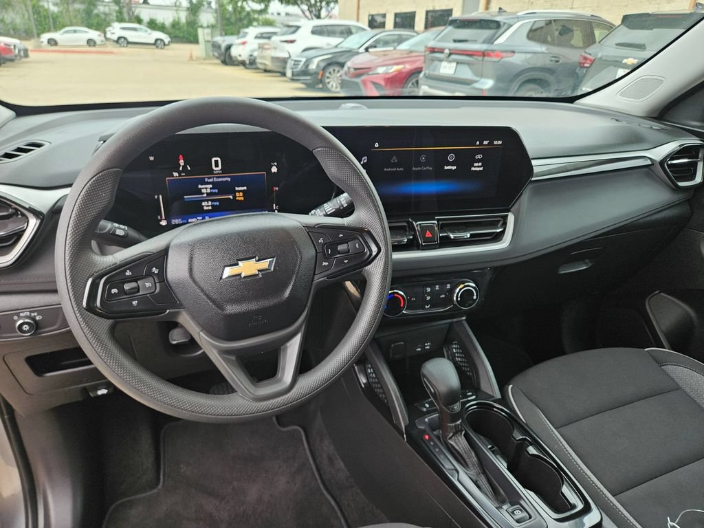 Used 2025 Chevrolet TrailBlazer LT AWD/4WD image 15