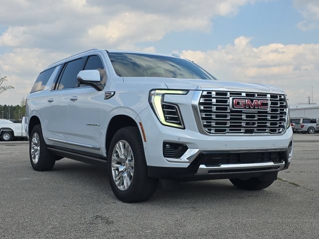 Used 2026 GMC Yukon XL Denali w/ Sun & Power Step Package AWD/4WD image 7