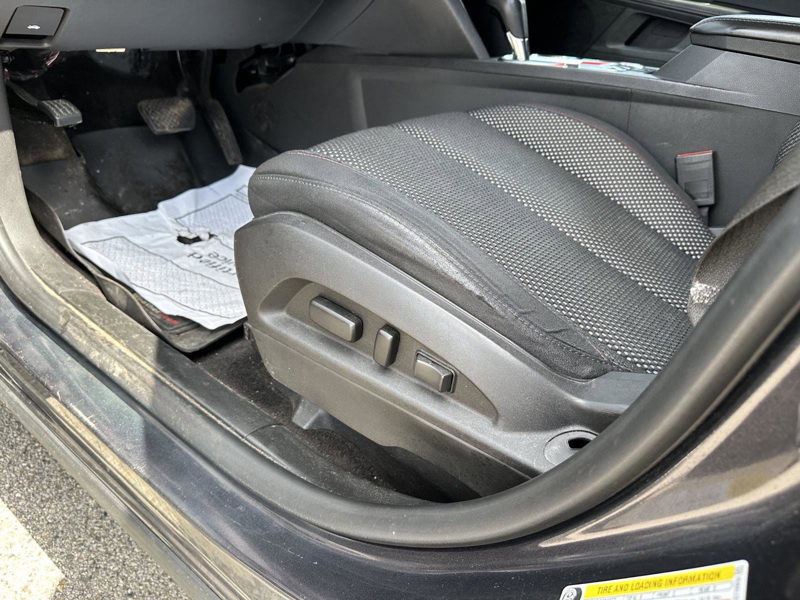 Used 2016 Chevrolet Equinox LT w/ Convenience Package image 18