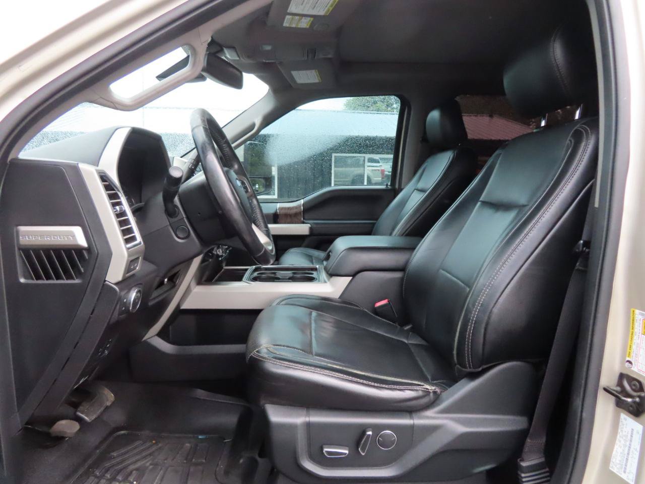 Used 2017 Ford F350 Lariat w/ Lariat Ultimate Package AWD/4WD image 29