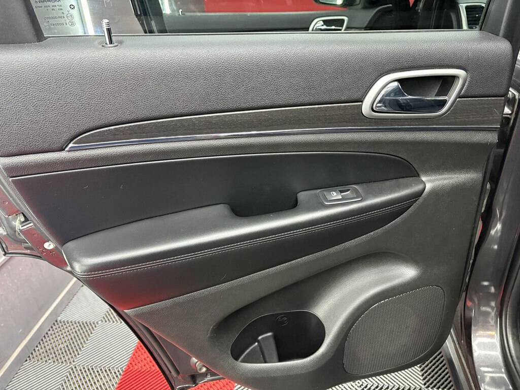 Used 2018 Jeep Grand Cherokee Limited w/ Luxury Group II image 10