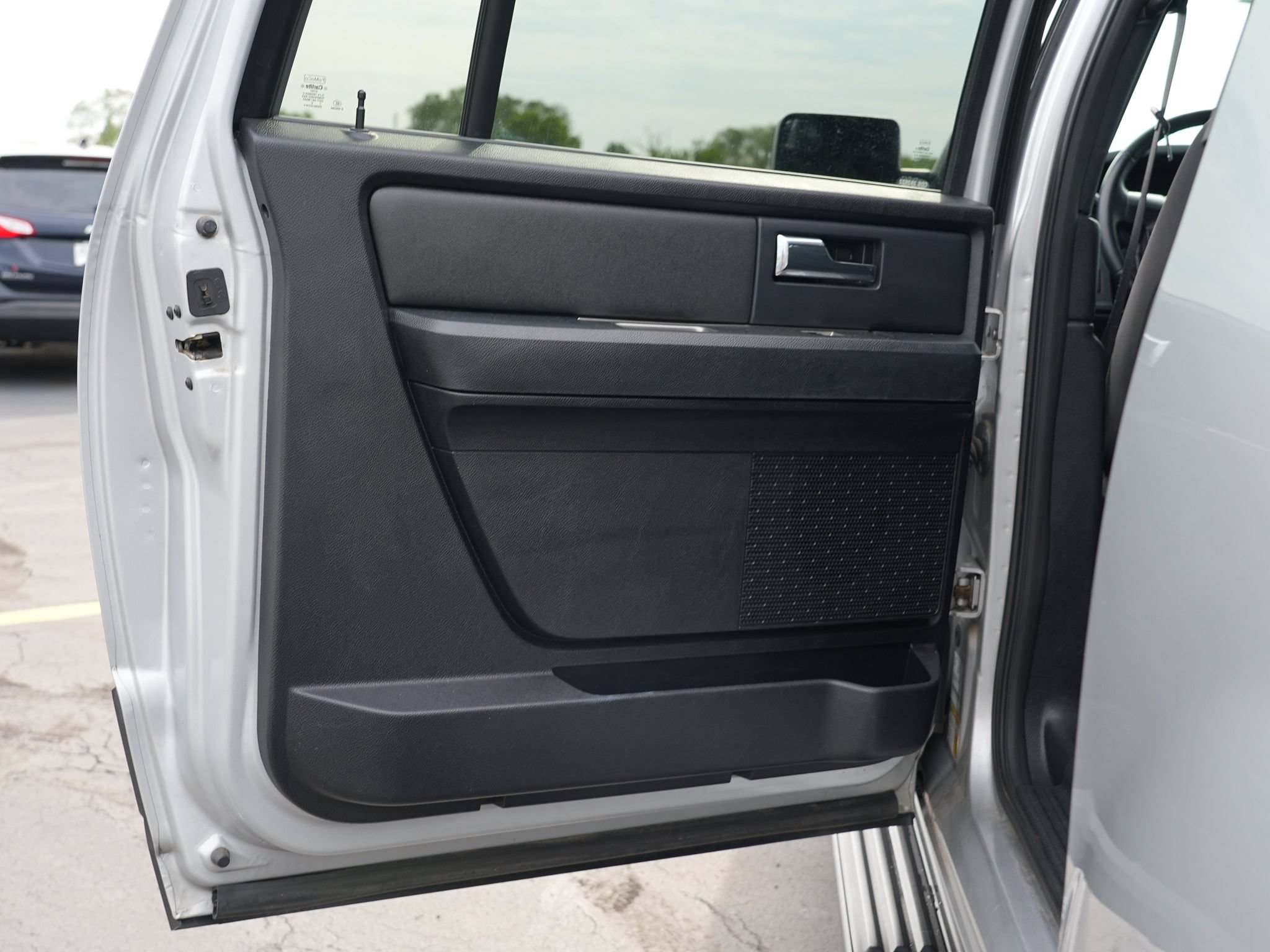 Used 2017 Ford Expedition EL XL w/ Equipment Group 101A RWD image 19