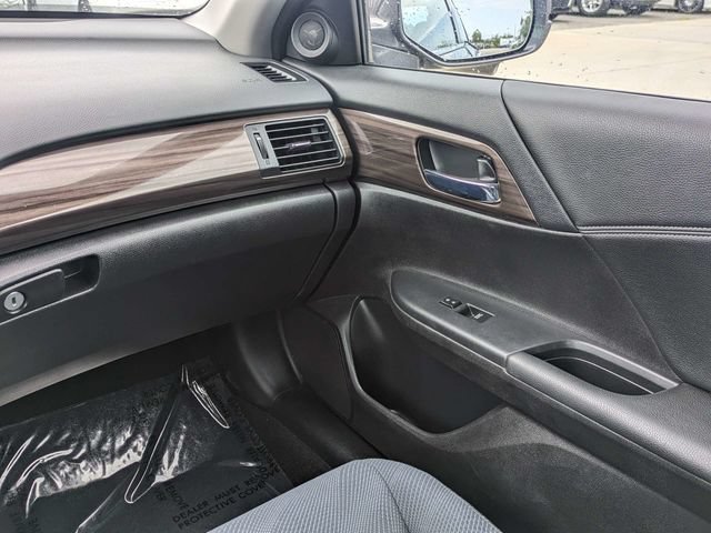 Used 2017 Honda Accord EX image 17