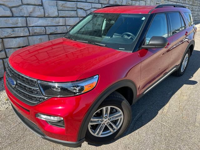 Used 2023 Ford Explorer XLT w/ Equipment Group 202A AWD/4WD image 1