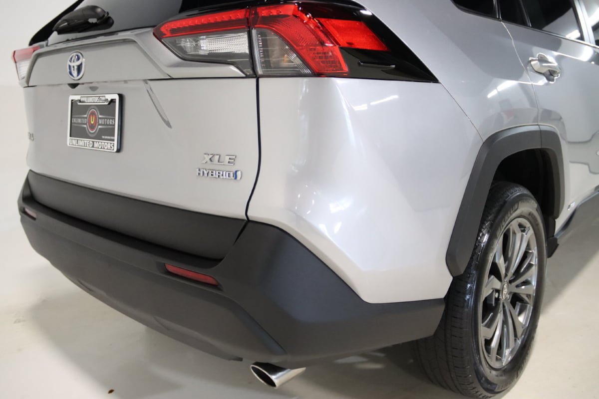 Used 2022 Toyota RAV4 XLE Premium AWD/4WD image 69
