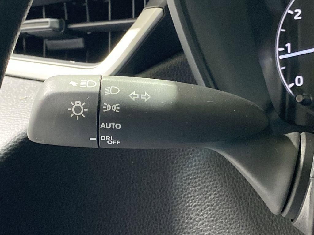 Used 2025 Toyota Corolla LE image 34