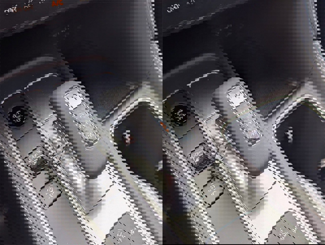 New 2026 INFINITI QX60 Luxe w/ Family Package image 18