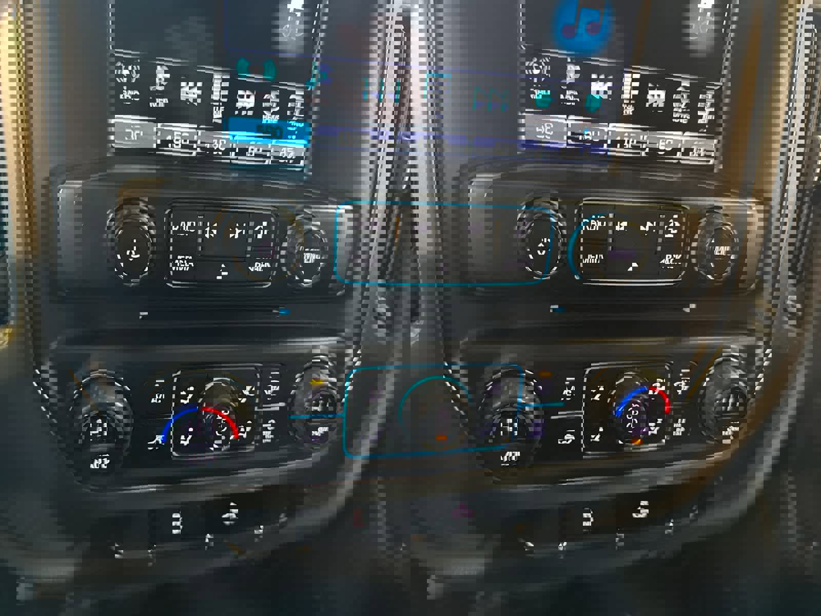 Used 2018 Chevrolet Silverado 1500 LT w/ All Star Edition image 19