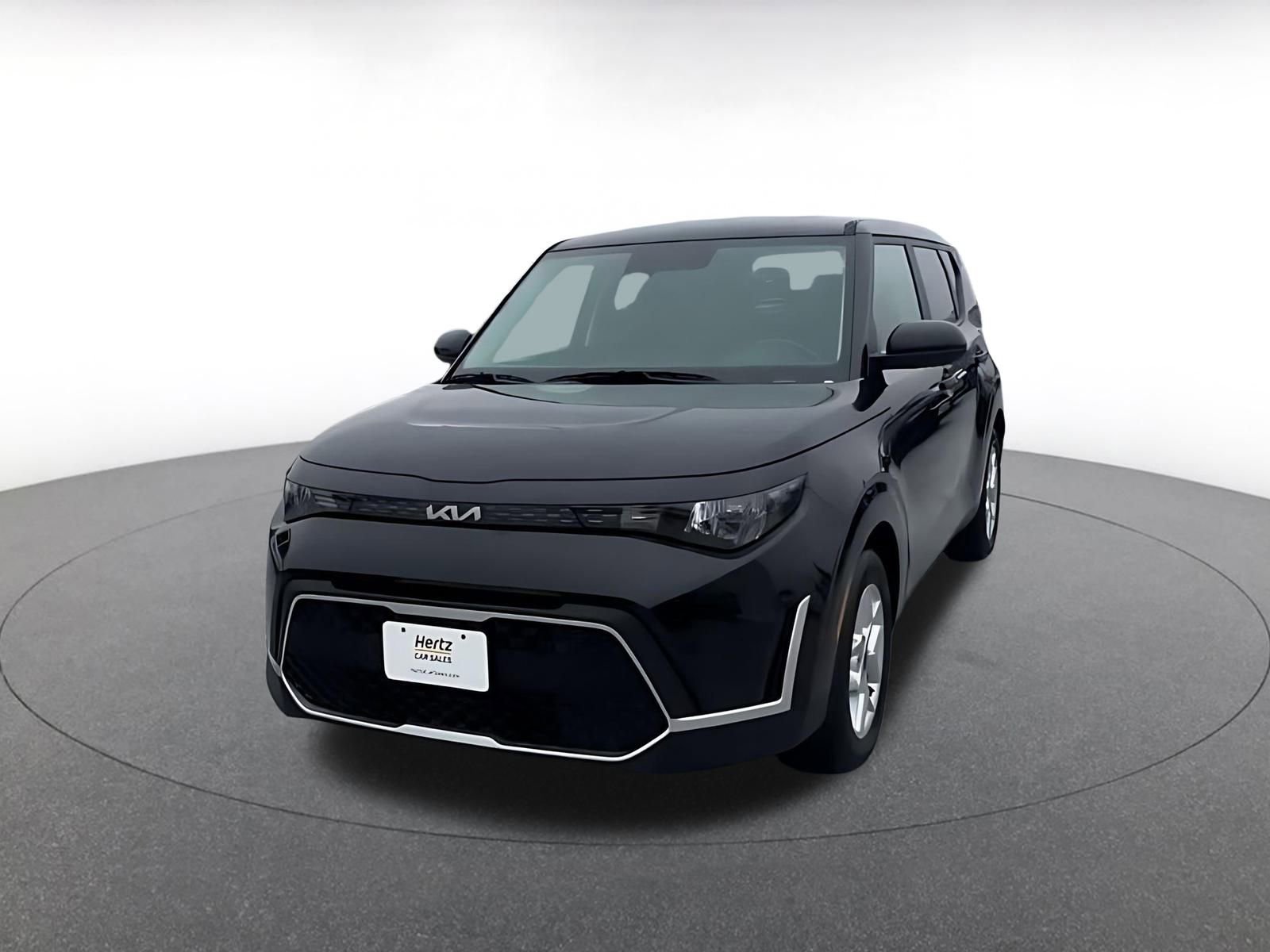 Used 2025 Kia Soul LX w/ LX Technology Package image 4