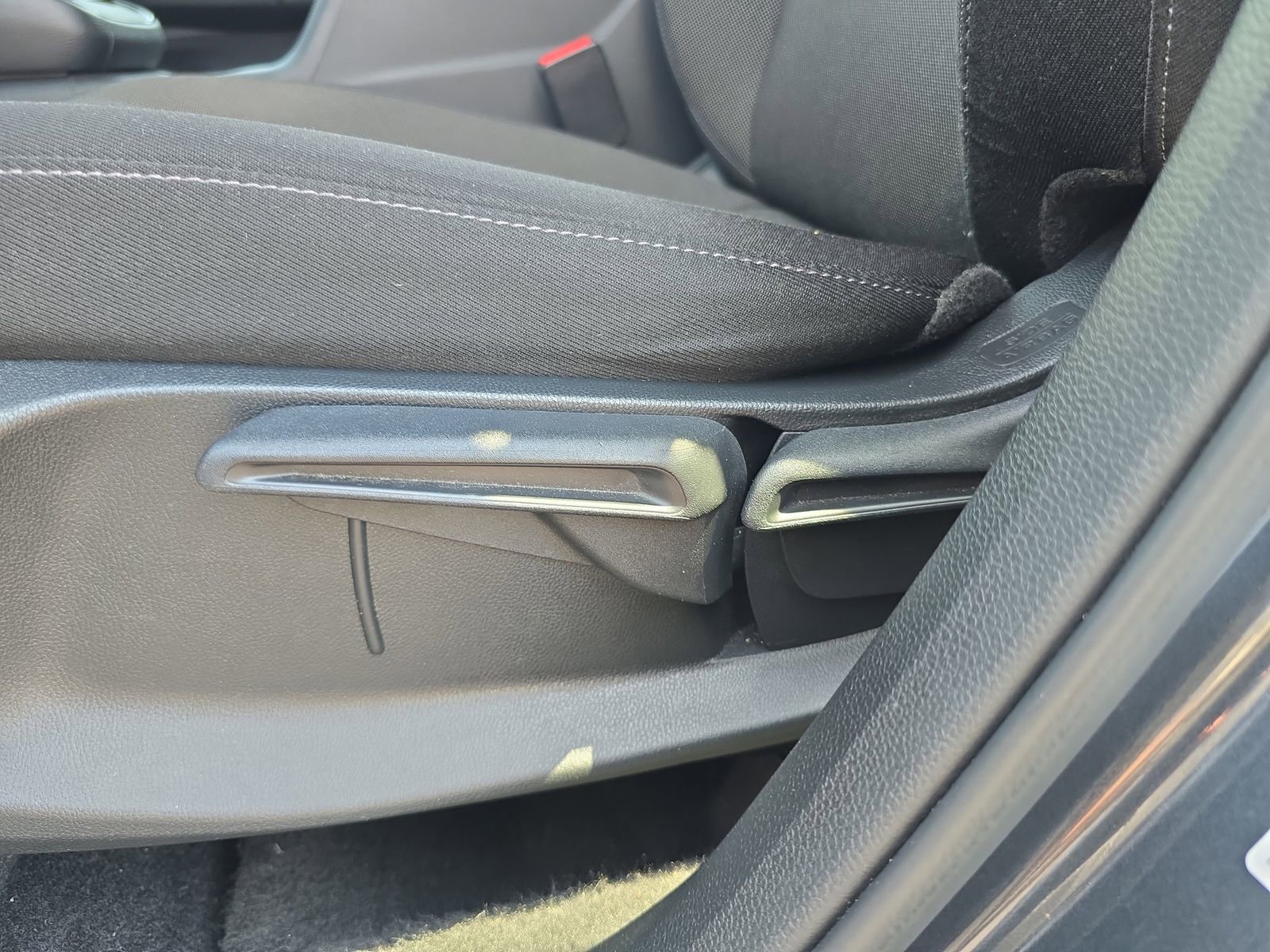 Used 2023 Honda CR-V LX image 16