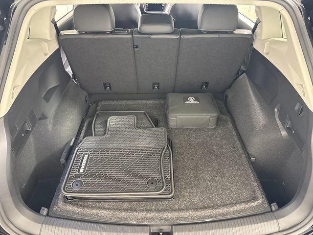 Used 2023 Volkswagen Tiguan SE image 19