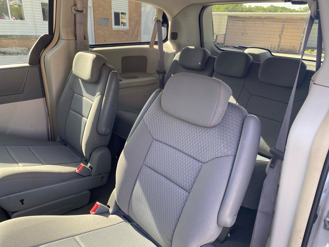 Used 2010 Chrysler Town & Country LX w/ PWR Convenience Group FWD image 13