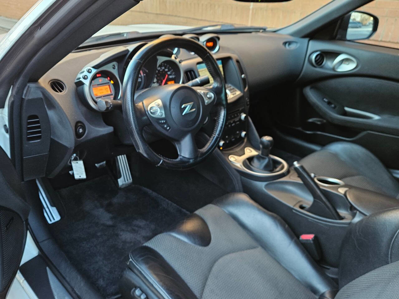 Used 2010 Nissan 370Z Touring w/ Sport Pkg RWD image 11