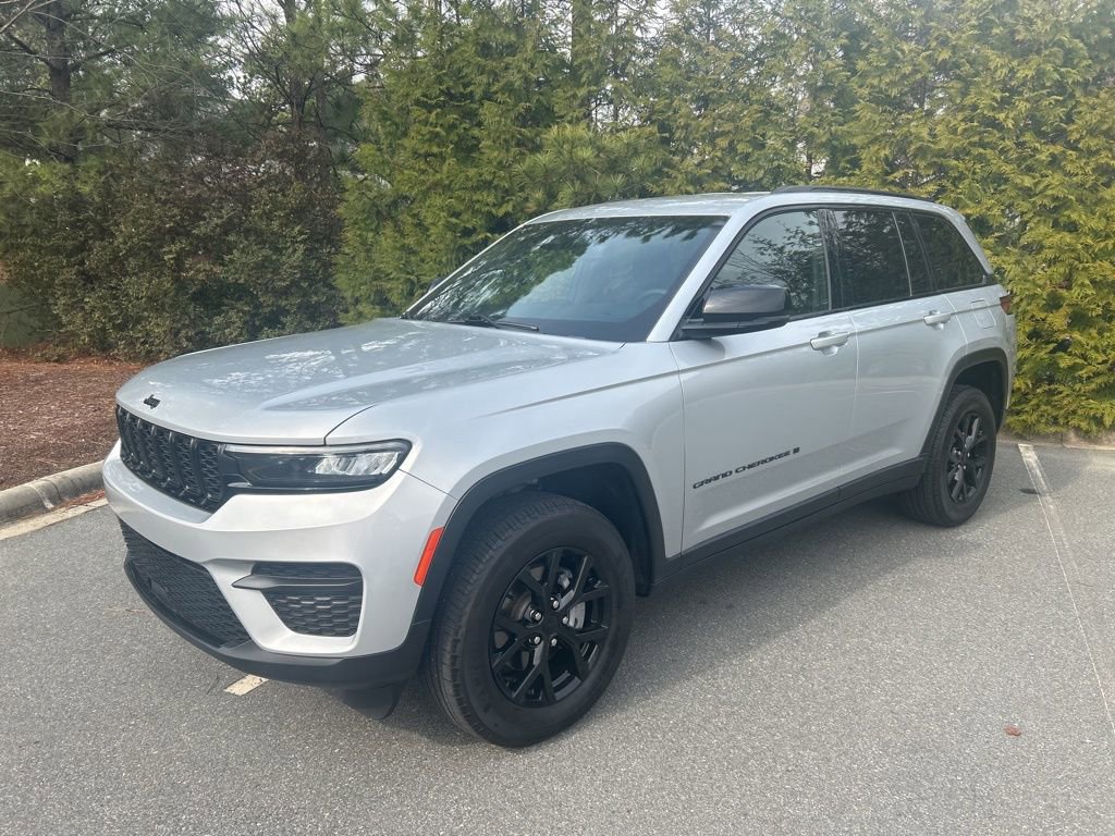 Used 2024 Jeep Grand Cherokee Altitude image 21