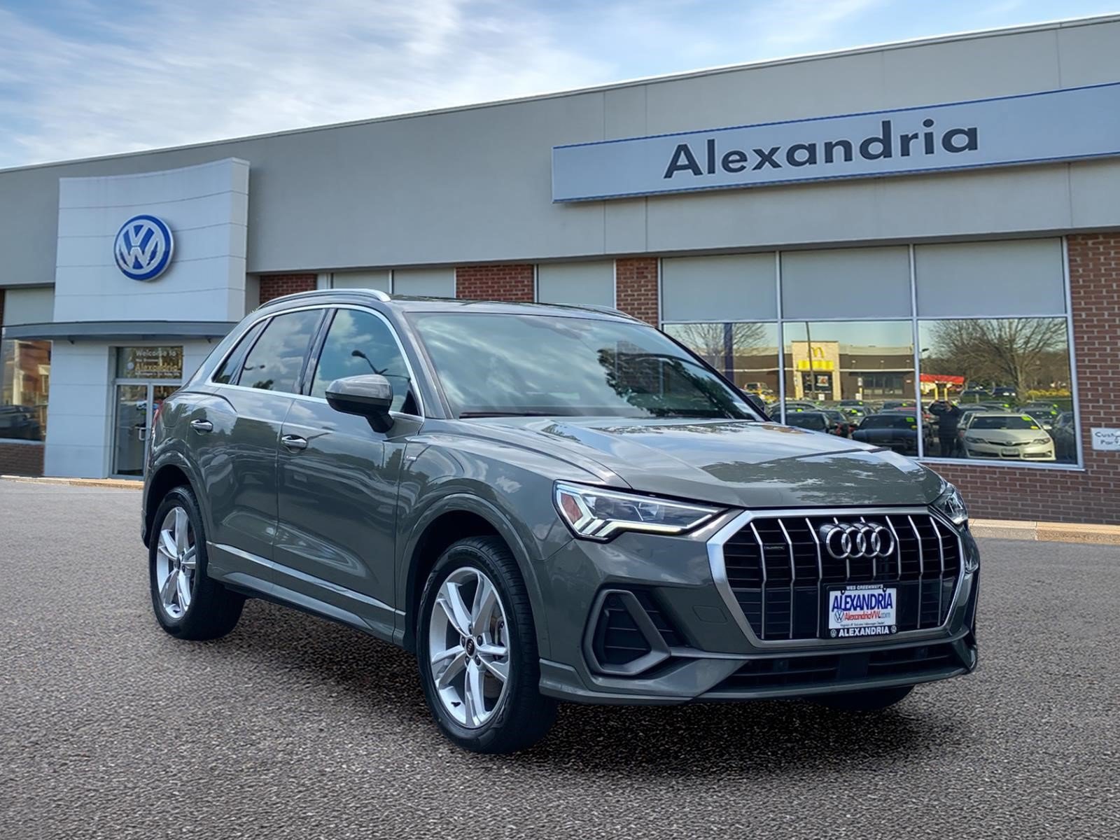 Used 2024 Audi Q3 2.0T Premium