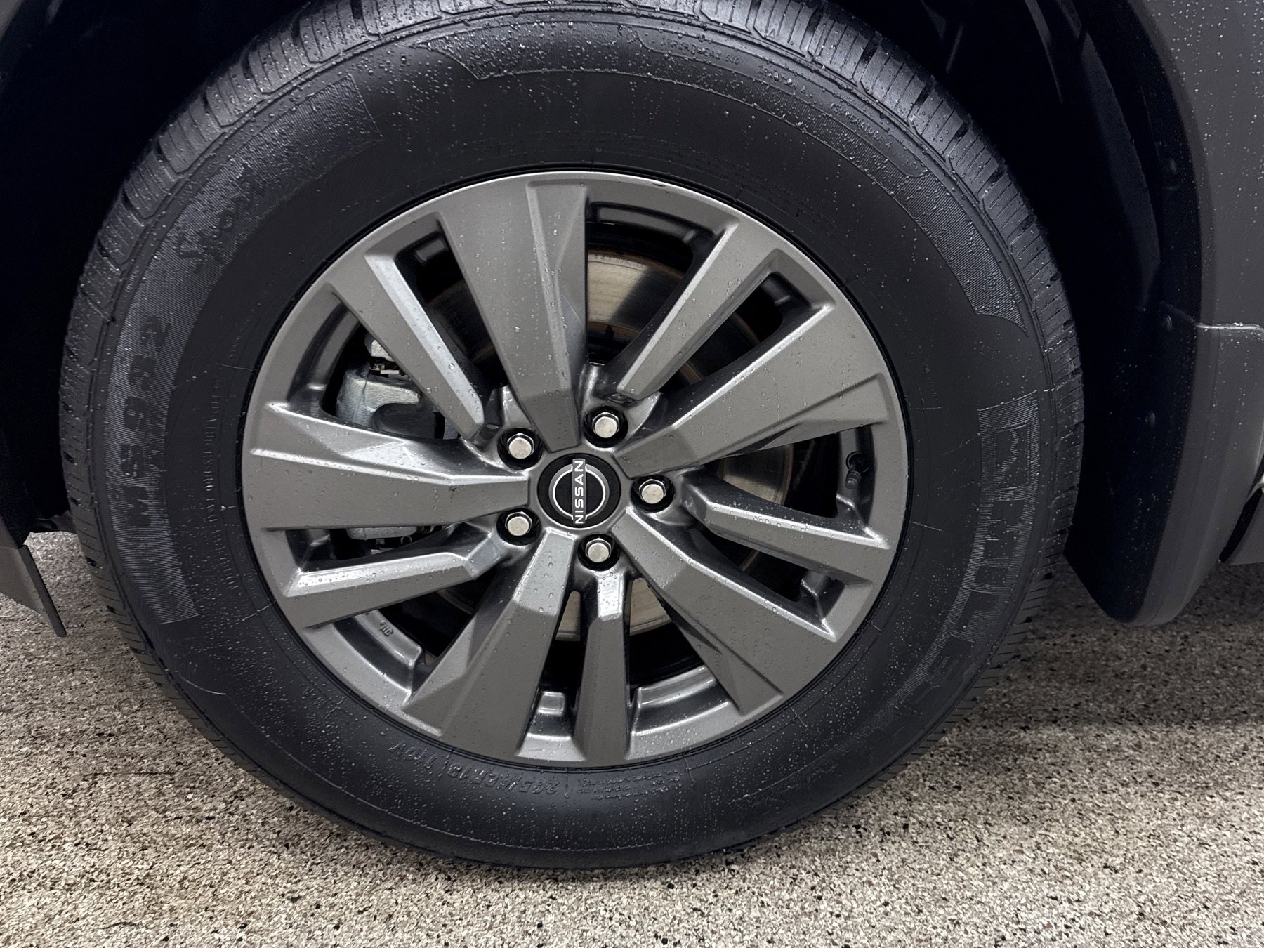 Used 2022 Nissan Pathfinder SV w/ SV Premium Package image 2