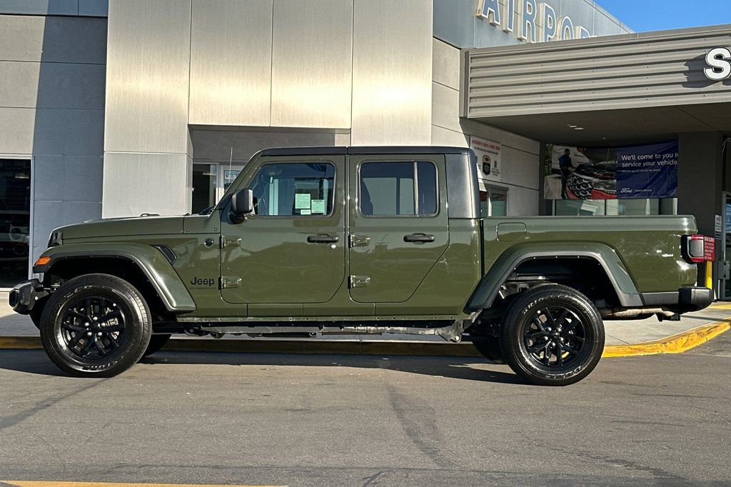 Used 2021 Jeep Gladiator Sport image 9
