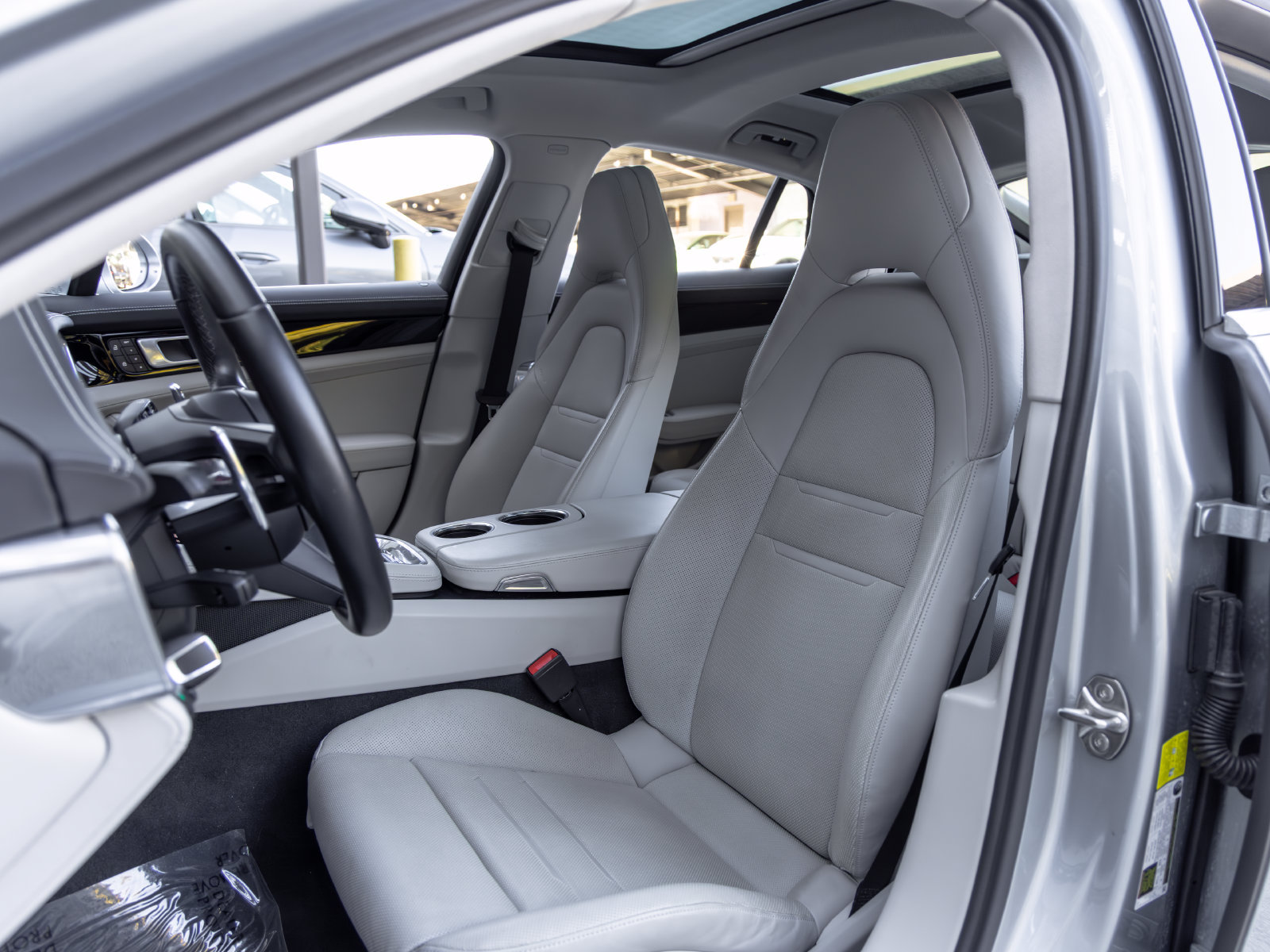 Certified 2022 Porsche Panamera 4S AWD/4WD image 5