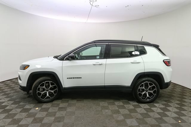Used 2026 Jeep Compass Limited AWD/4WD image 5