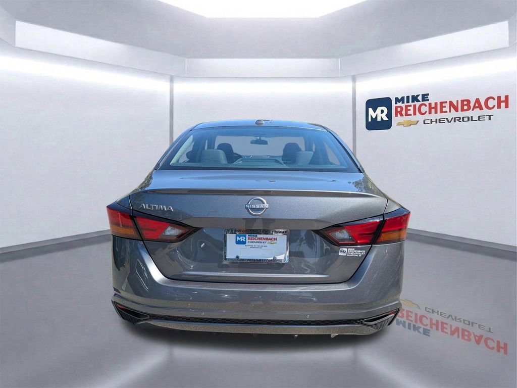 Used 2025 Nissan Altima 2.5 SV FWD image 5