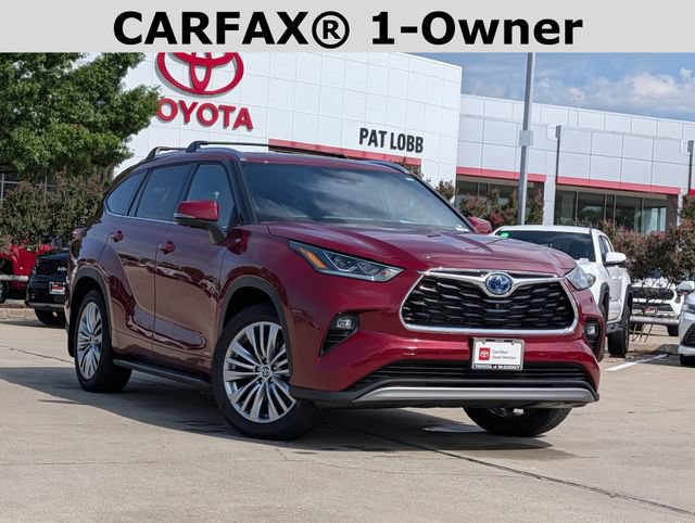 Certified 2024 Toyota Highlander Platinum AWD/4WD image 2