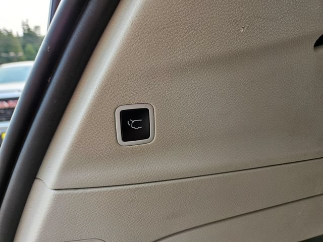 Used 2023 Chrysler Voyager LX FWD image 15