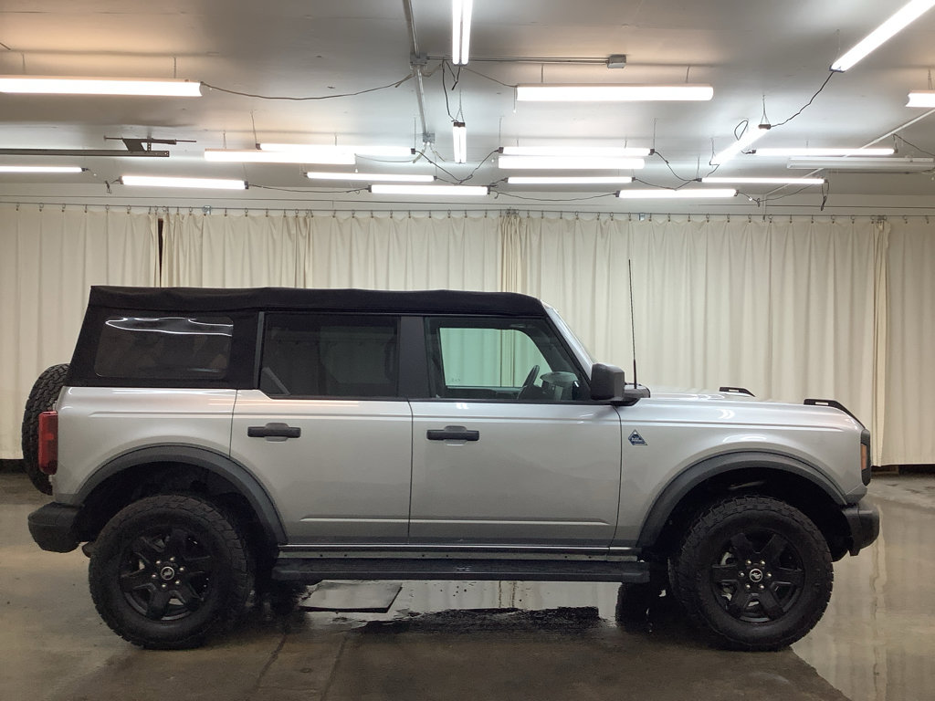 Used 2023 Ford Bronco Black Diamond AWD/4WD image 5