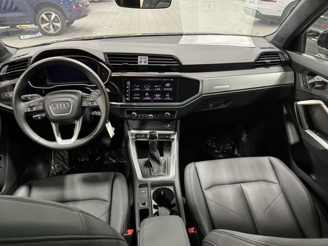 Certified 2025 Audi Q3 2.0T Premium AWD/4WD image 13
