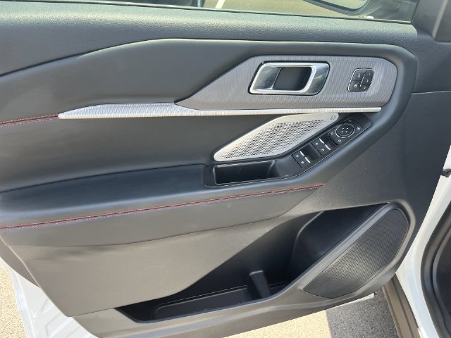 Used 2025 Ford Explorer ST AWD/4WD image 13