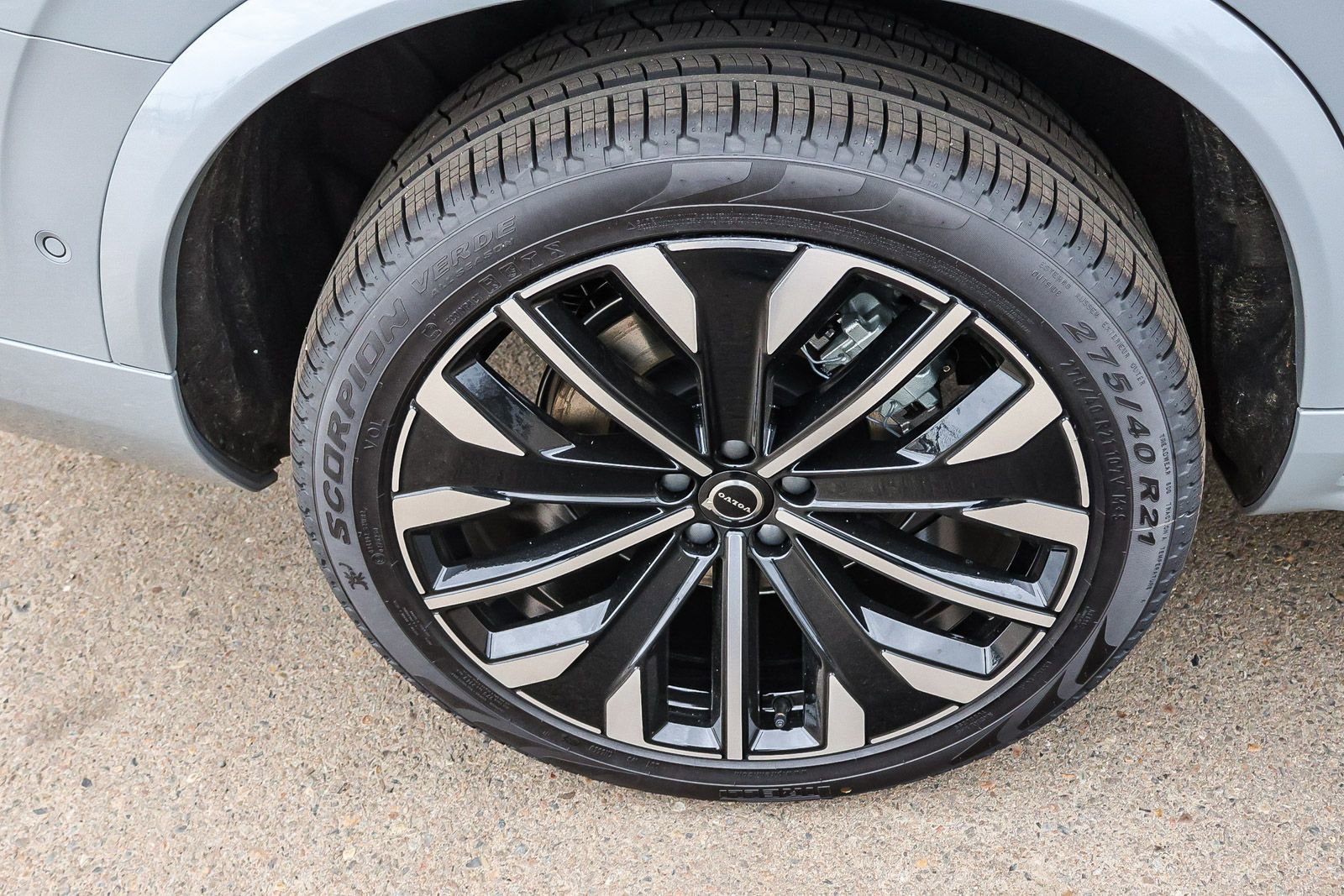 New 2026 Volvo XC90 B5 Plus w/ Protection Package image 13