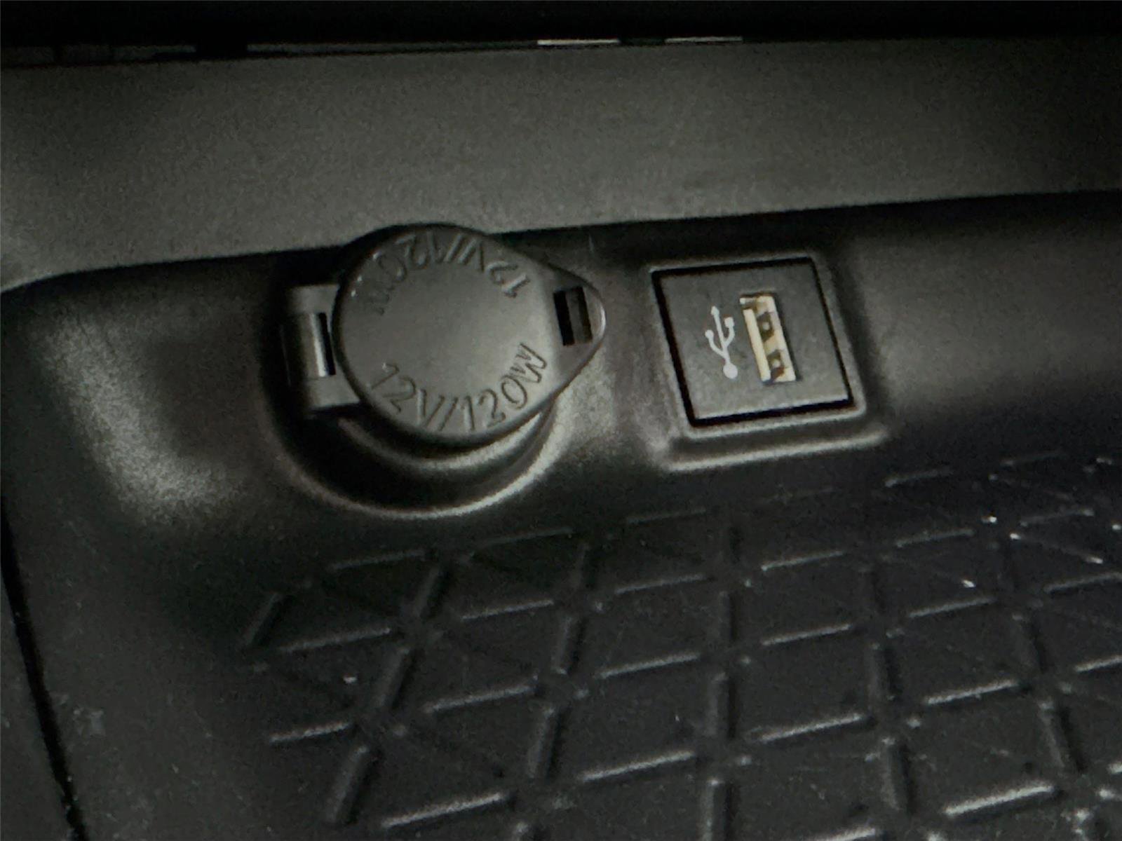 Certified 2025 Toyota RAV4 XLE image 30