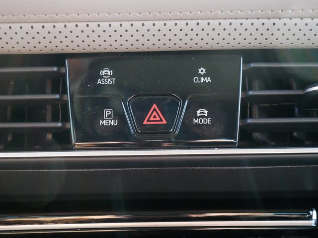 Certified 2026 Volkswagen Atlas Peak Edition AWD/4WD image 29