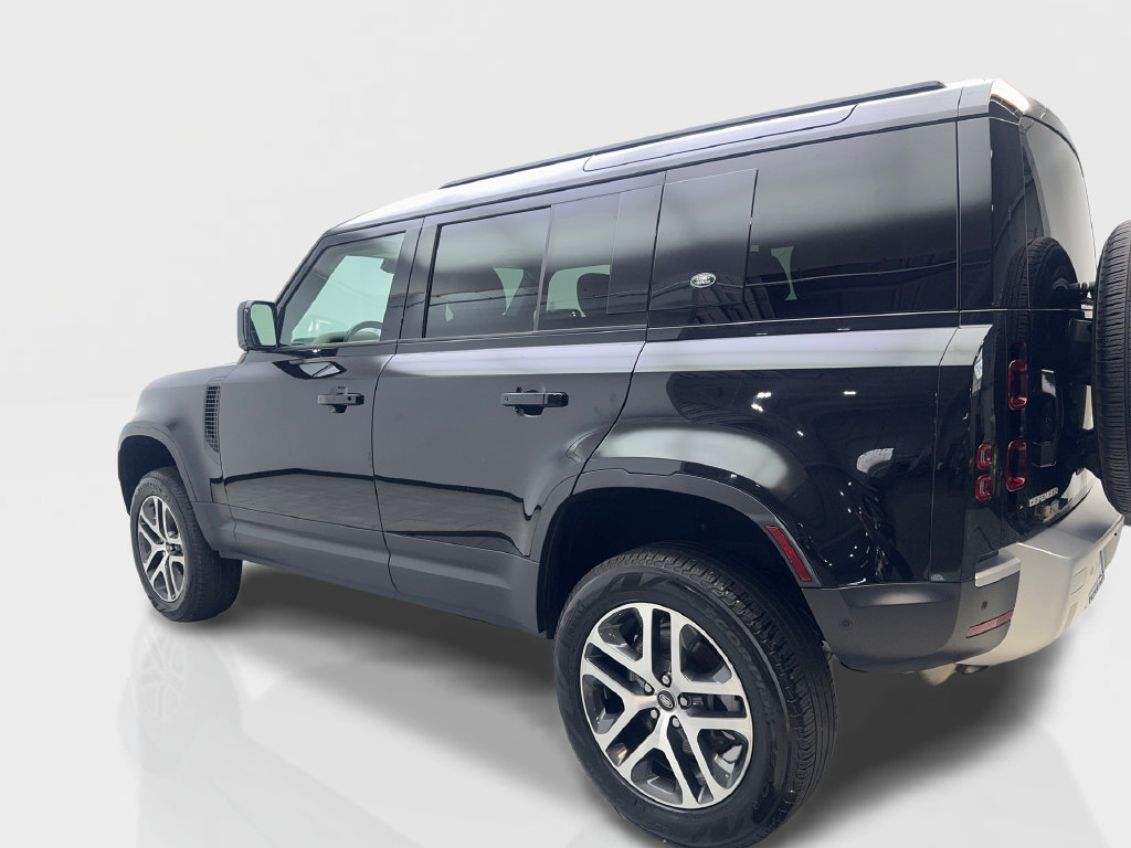 Used 2023 Land Rover Defender 110 SE AWD/4WD image 16