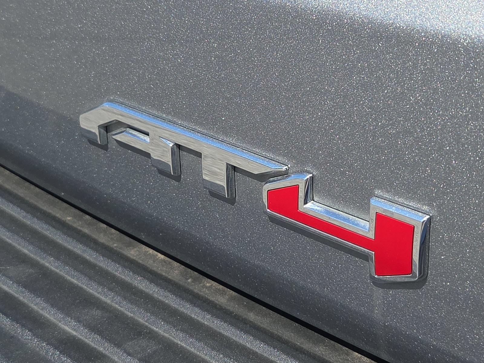 Used 2026 GMC Yukon AT4 Ultimate w/ LPO, Floor Liner Package AWD/4WD image 8